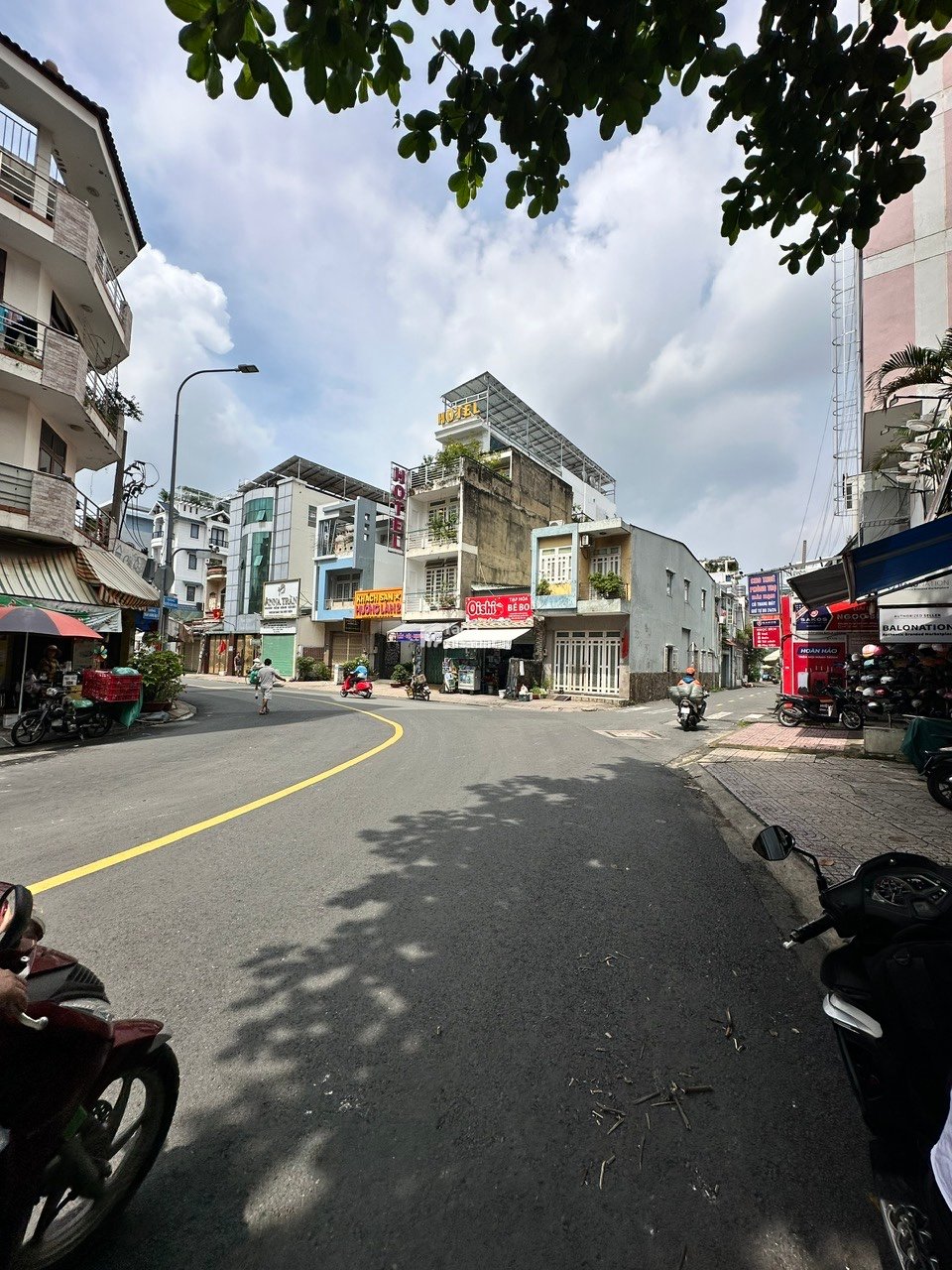 CHỈ 16,3 TỶ , 4,2 x 19M NỞ HẬU 6,7M. NHÀ 6 TẦNG , MT TRẦN HƯNG ĐẠO , Q. TÂN PHÚ