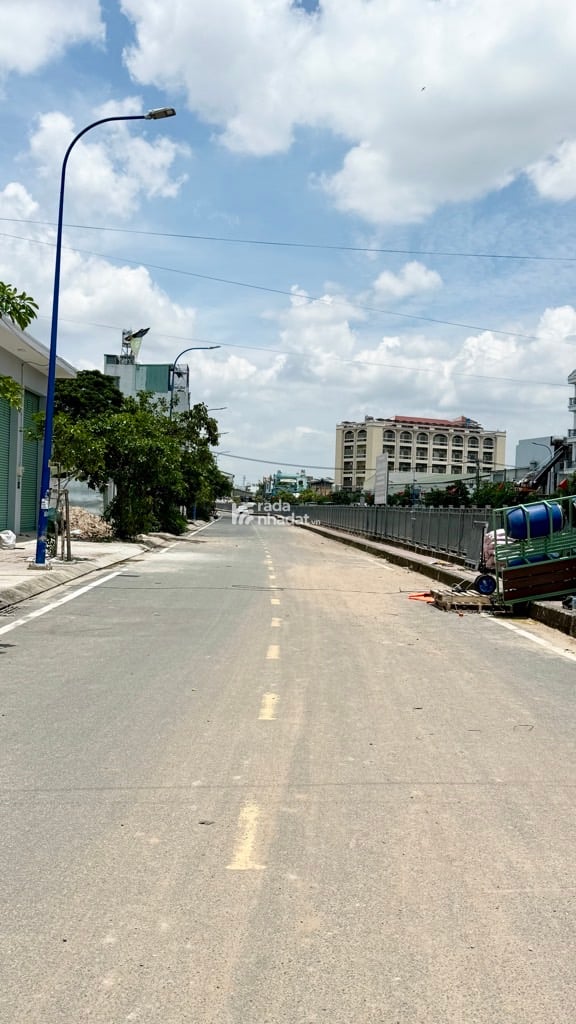   Đường  Kênh Nước Đen  Phường BHHòa   Q. Tân Phú ,  