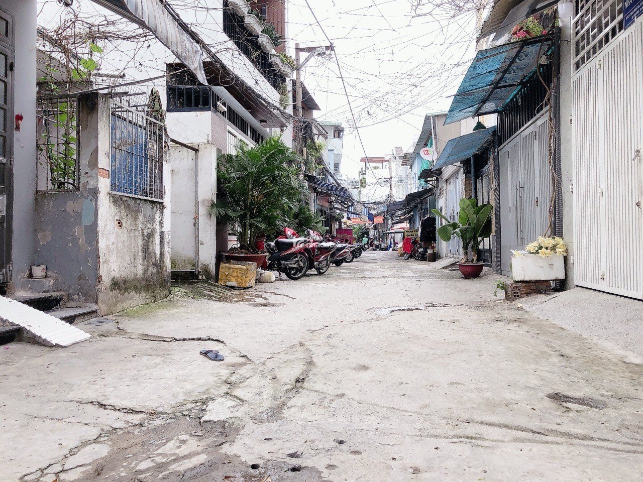 NHÀ ĐẸP BÁN GẤP 4 Lầu, HẼM Ô TÔ, Đường TRẦN VĂN ƠN, P.TÂN SƠN NHÌ,Tân Phú,Chỉ 6,9 Tỷ TL.