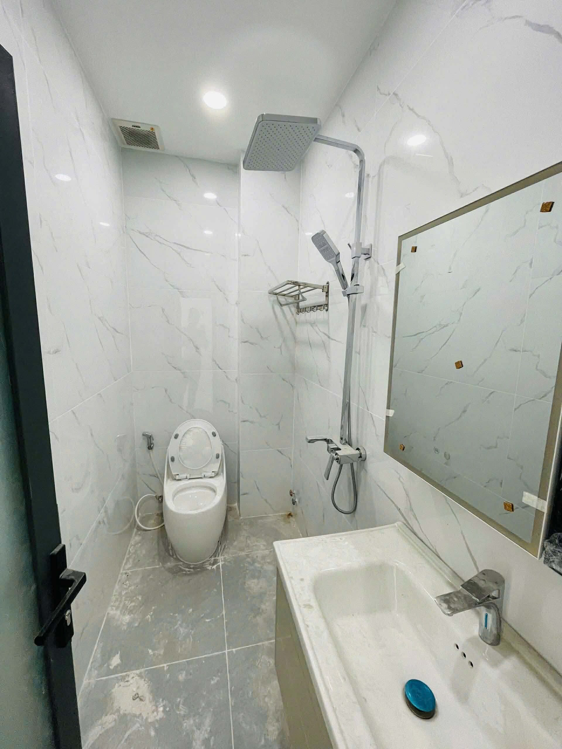  SIÊU PHẨM NHÀ 6 TẦNG- FULL NỘI THẤT , THANG MÁY MẶT TIỀN TÂN CHÁNH HIỆP 03, KINH DOANH 