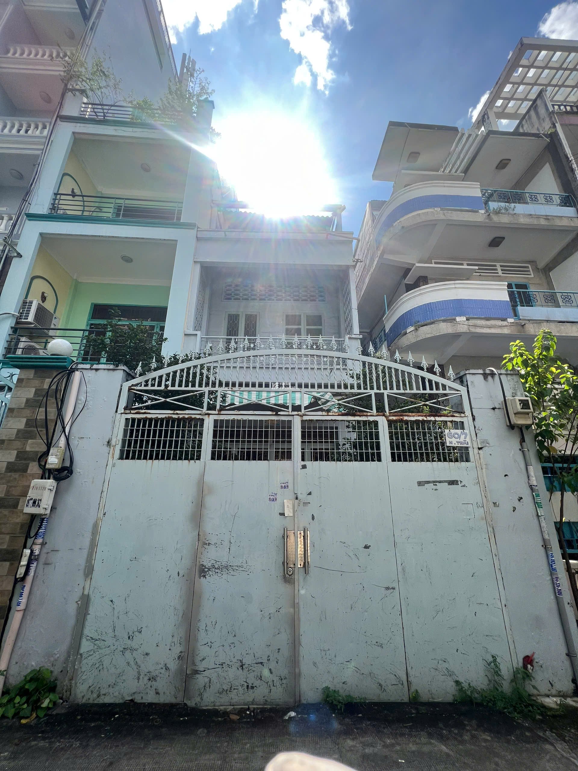 BÁN NHÀ SIÊU VỊ TRÍ HXH NGUYỄN TRÃI, Q.5_DT: 4,9x22m_3 TẦNG_GIÁ 25 TỶTL