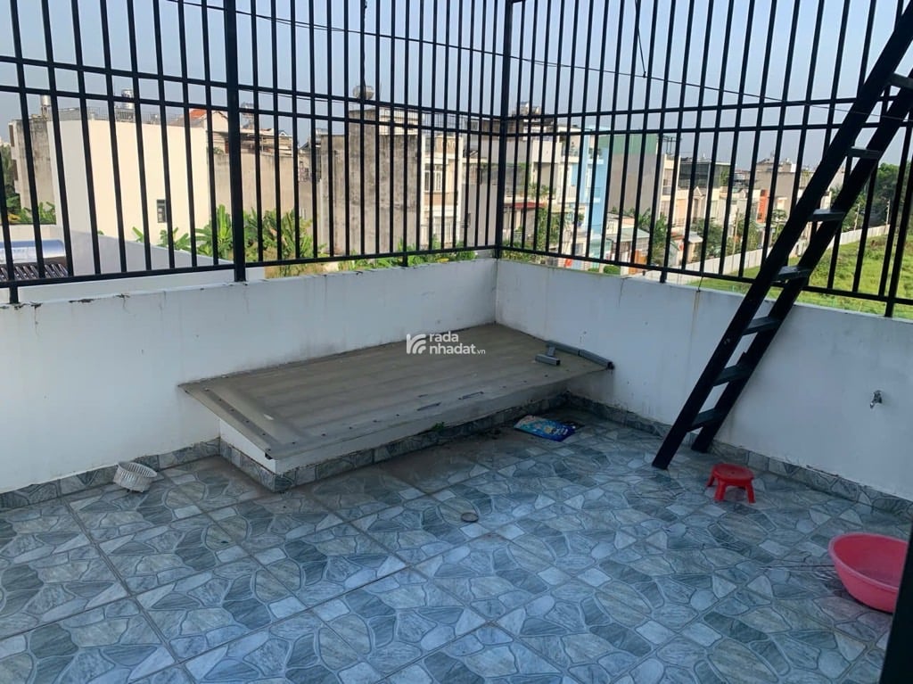 NHÀ PHỐ 3 TẦNG 71M2 HẺM 10M CÓ VỈA HÈ, P. LONG TRƯỜNG, THỦ ĐỨC 