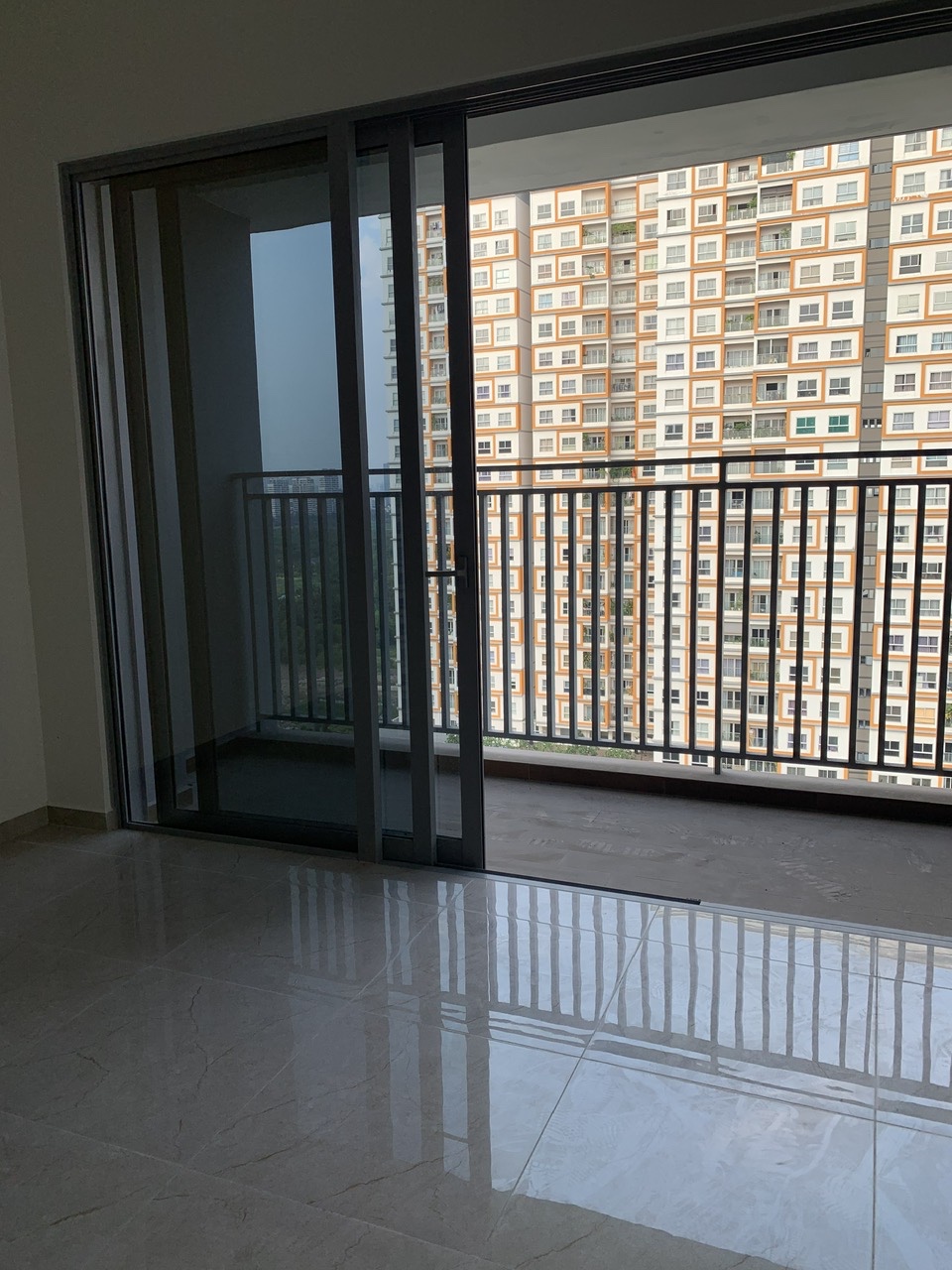 89m2 - Giá 6.5 tỷ bao thuế phí - 2PN 2WC nội thất cơ bản - Celesta Rise