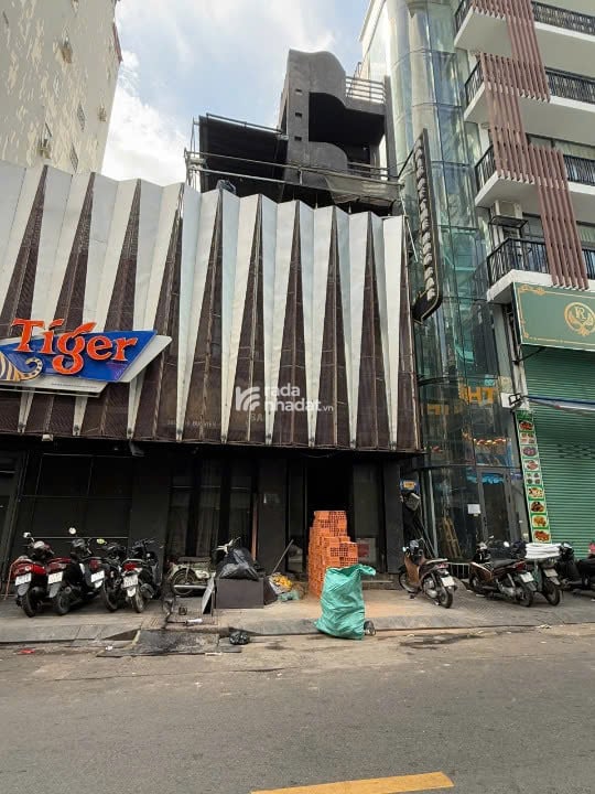 Cho thuê nhà mặt tiền số 188 đường Bùi Viện, Phường Phạm Ngũ Lão, Quận 1 