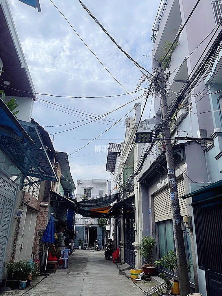 bán nhà gần AEON tân phú  bình hưng hoà