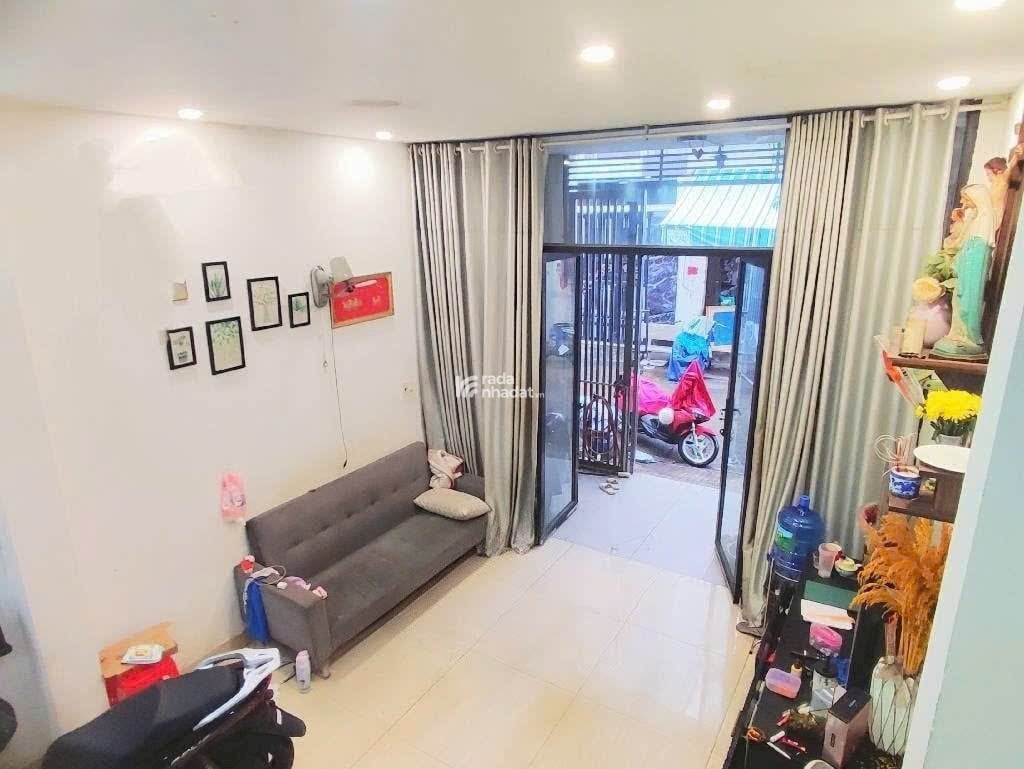 NHÀ ĐẸP - BÌNH TÂN GIÁP TÂN PHÚ - 2 TẦNG - HẺM XE HƠI - CHỈ NHỈNH 4 TỶ 