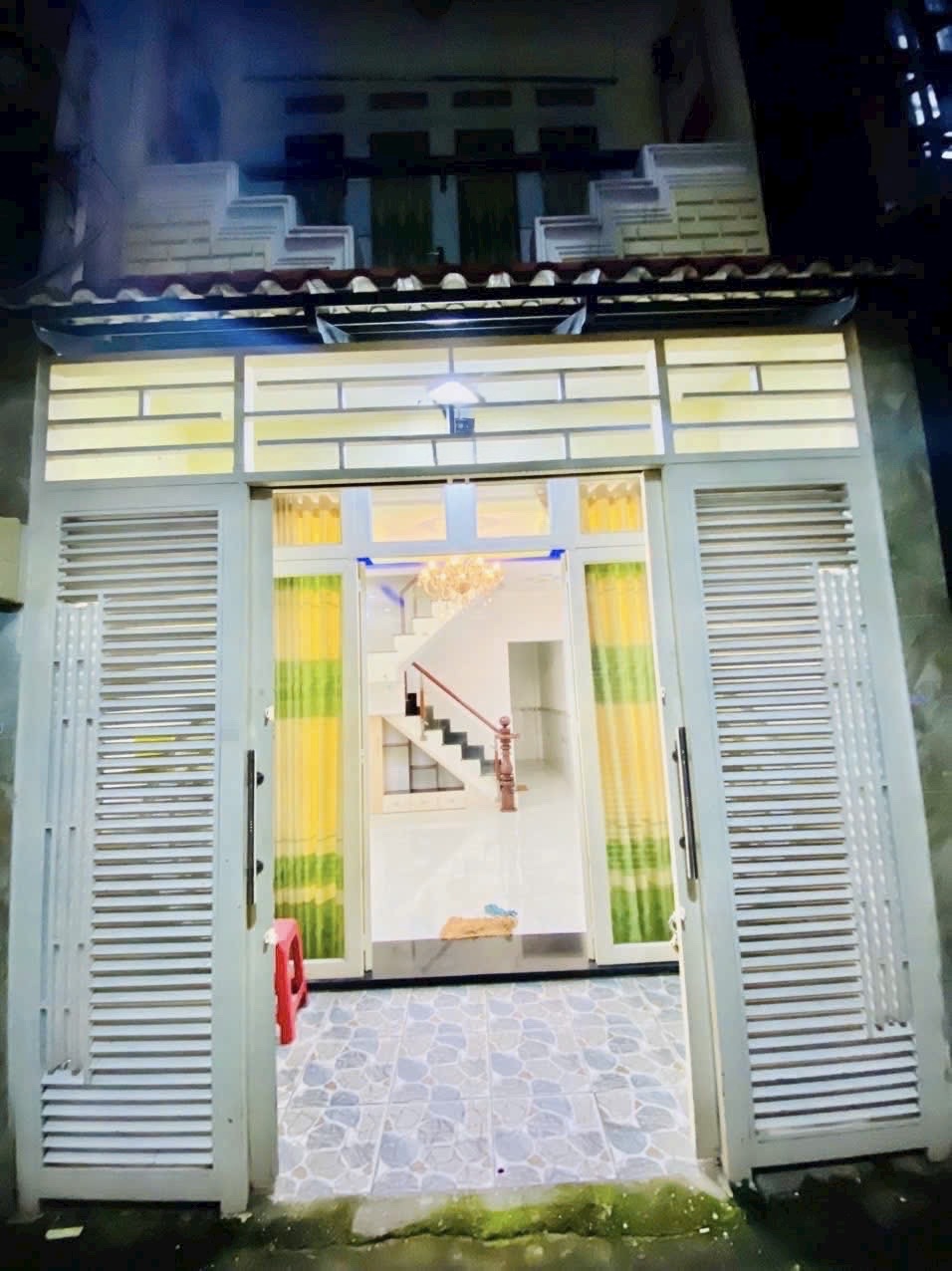 Bán gấp nhà 2PN hẻm Lê Văn Thọ 2Tỷ200 Gò Vấp , 2 WC, sổ hồng riêng