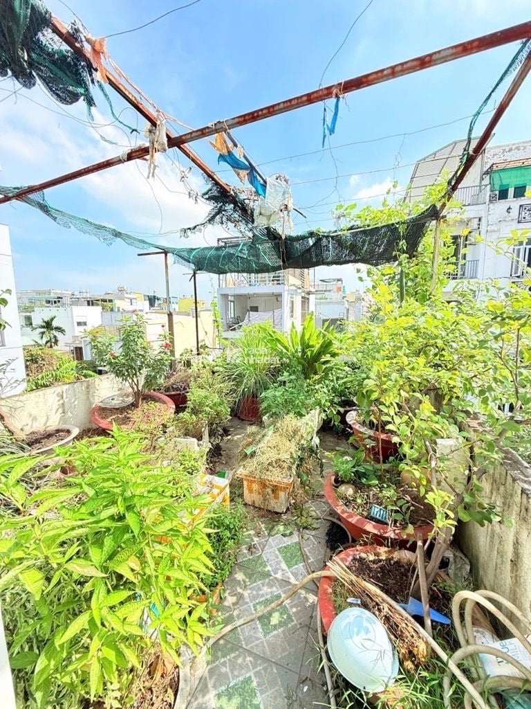 Nhà lô góc 1 mặt tiền, 1 mặt hẻm xe hơi. Nhà chia 2 căn riêng biệt. có thể vừa ở vừa kinh doanh hoặ