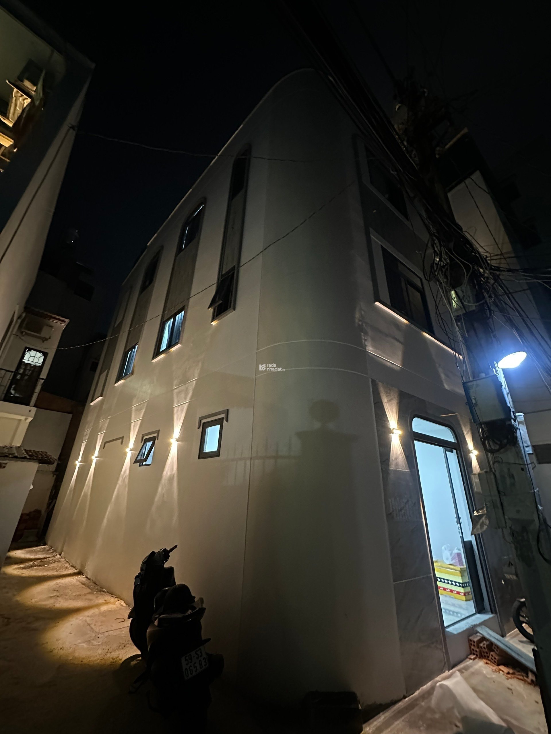 BÁN CHDV 10 PHÒNG FULL NỘI THÁT THU NHẬP 60 TR - 83m2 - 17 TỶ TL  