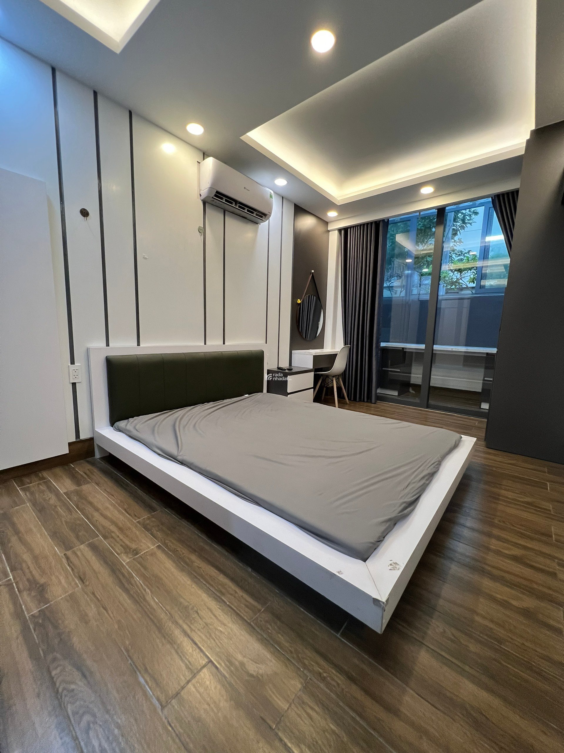 Cho thuê căn hộ tại quận 10, đầy đủ nội thất như hình, gần tòa nhà viettel, công trường dân chủ