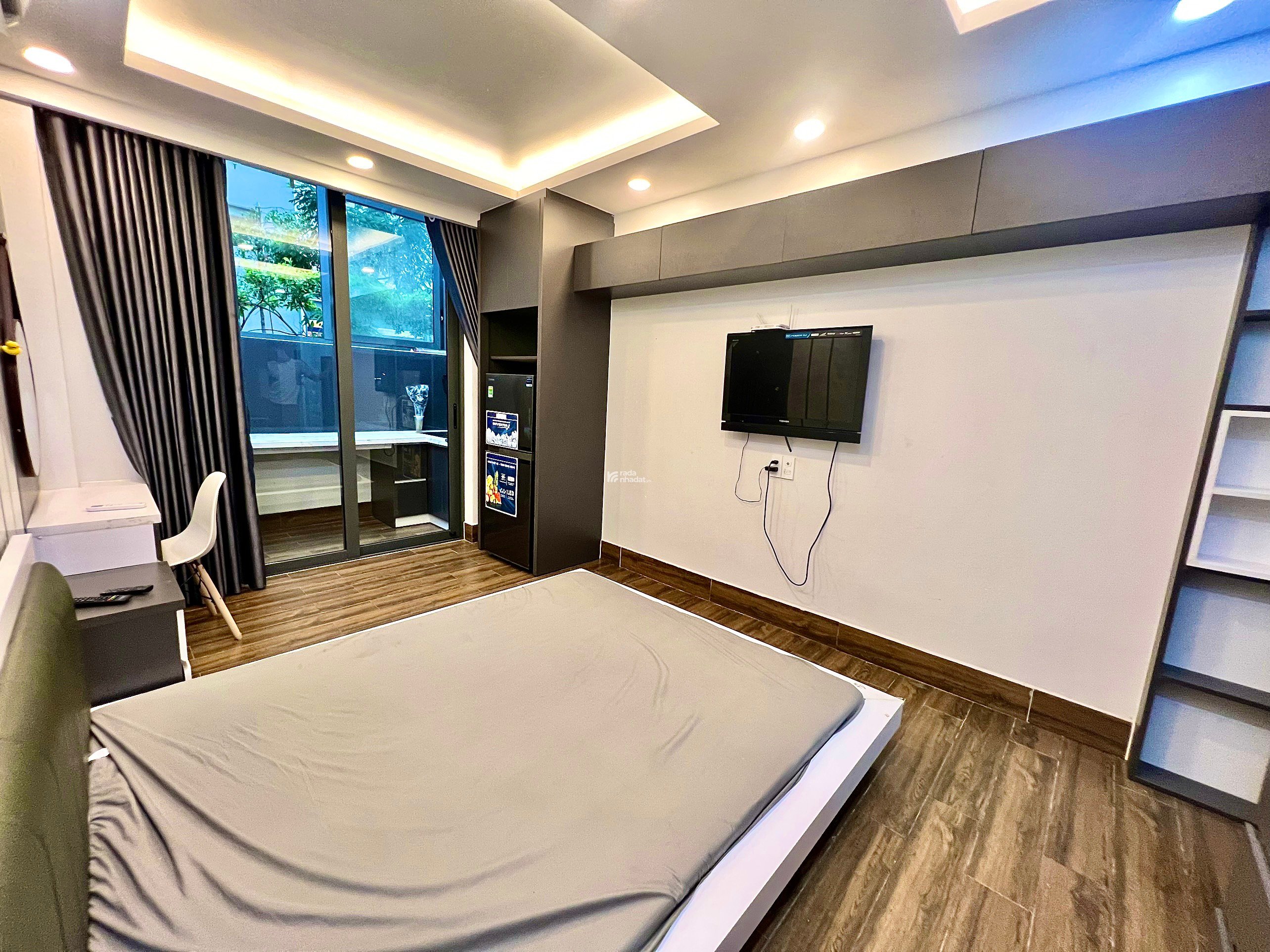 Cho thuê căn hộ tại quận 10, đầy đủ nội thất như hình, gần tòa nhà viettel, công trường dân chủ