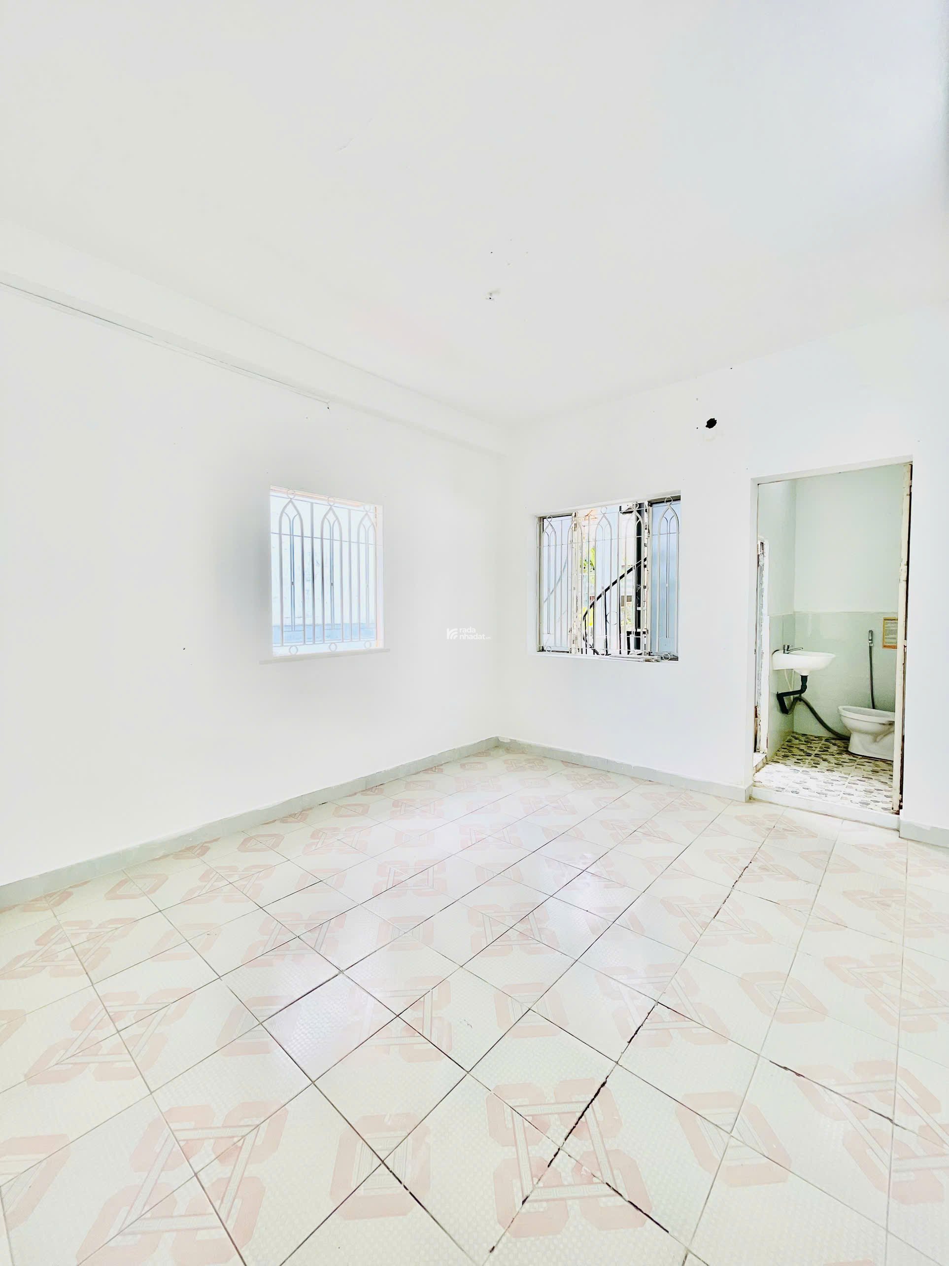 BÁN NHÀ HẺM XE TẢI HOÀ HẢO P5 QUẬN 10 - 5 Tầng- GIÁ TỐT 9.9 TỶ