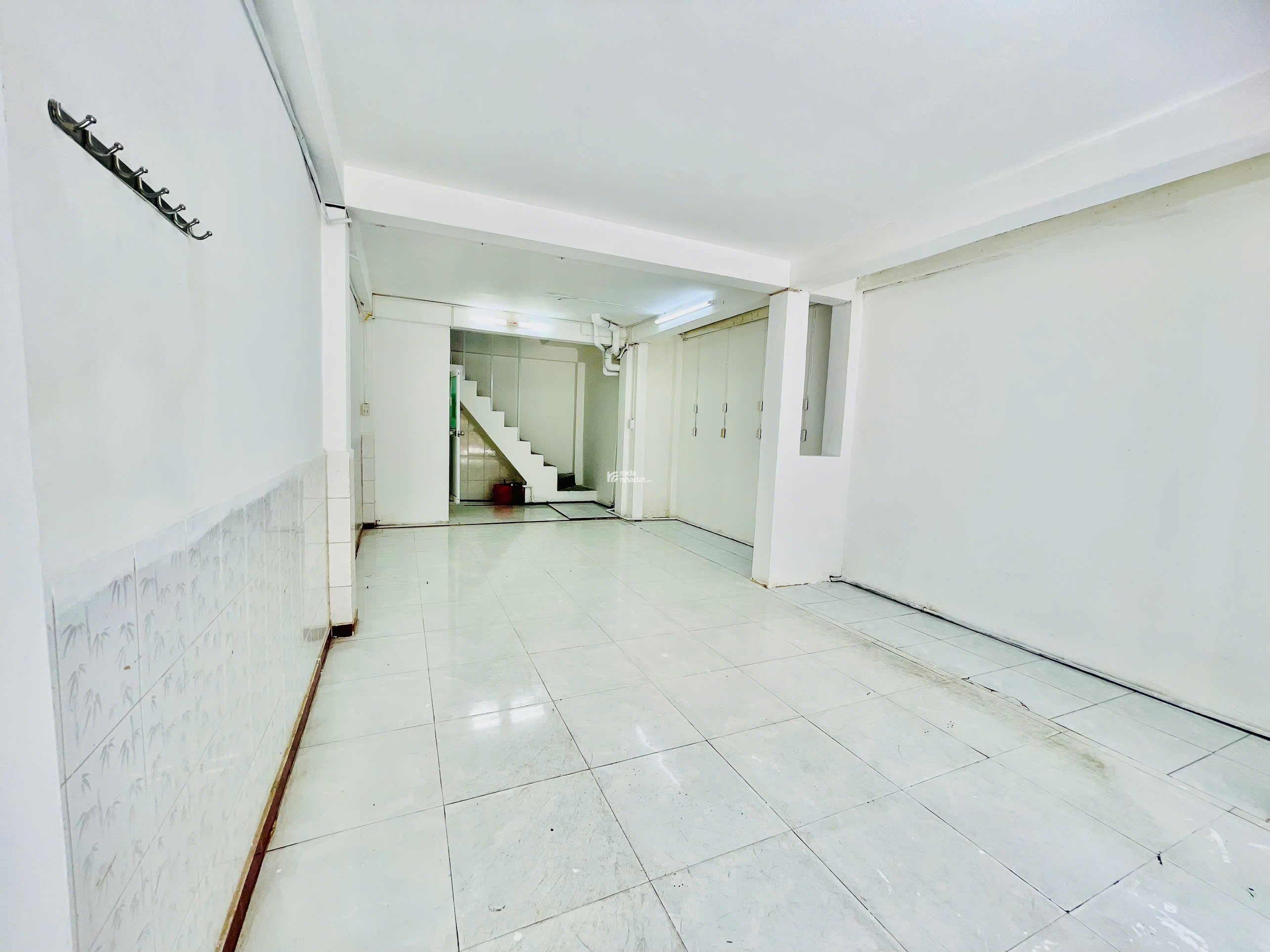 BÁN NHÀ HẺM XE TẢI HOÀ HẢO P5 QUẬN 10 - 5 Tầng- GIÁ TỐT 9.9 TỶ