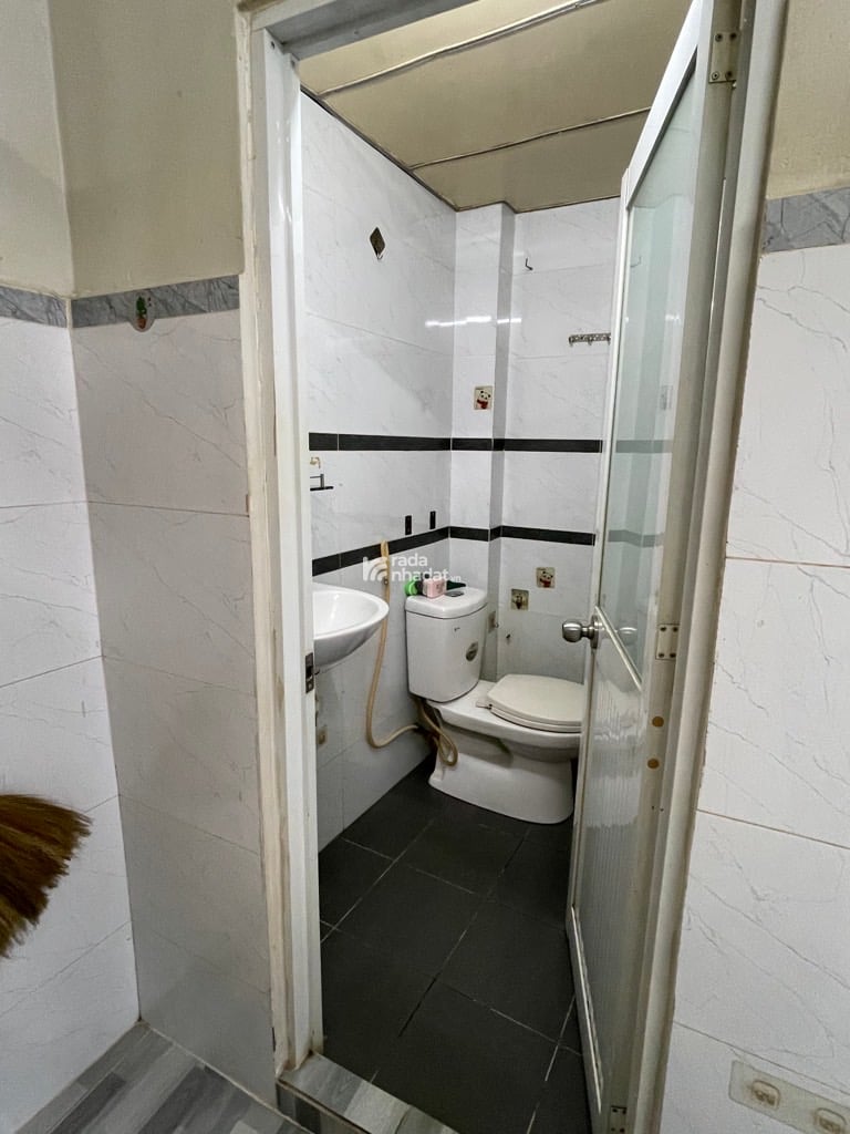 SÁT TÂN BÌNH, HOÀNG XUÂN NHỊ, TÂN PHÚ, 2 TẦNG CÓ KC. GIẢM 550TR CHỈ 2T TL TỐT