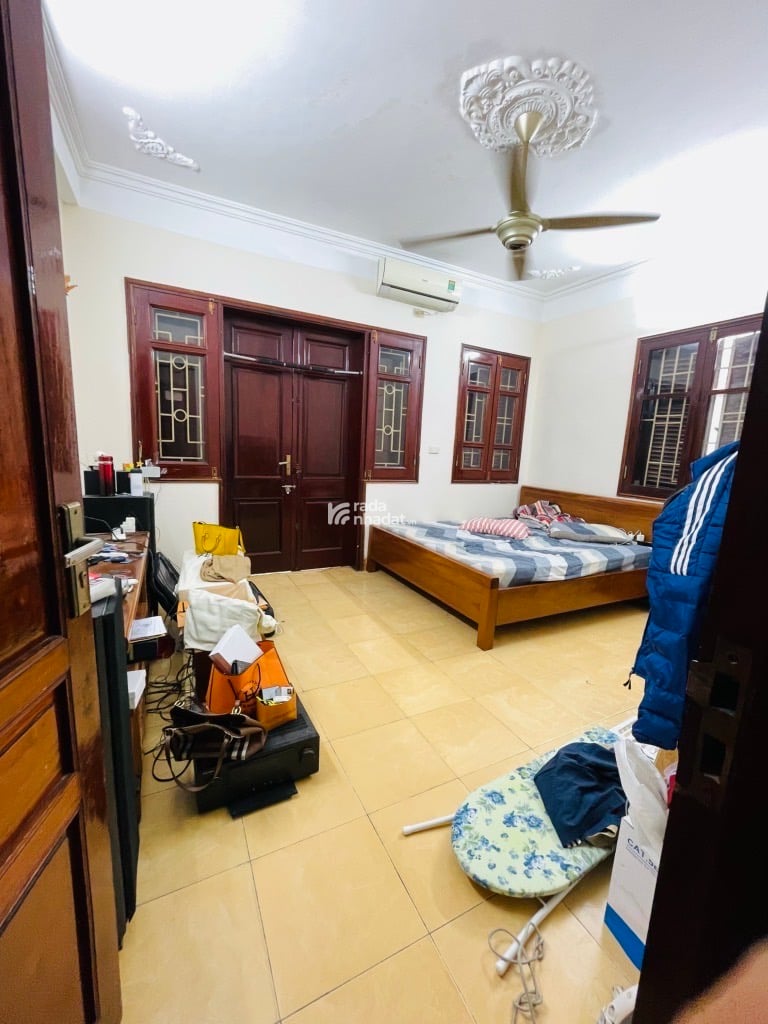 NGHĨA TÂN - 18 TỶ - 5.3M MẶT TIỀN - Ô TÔ ĐỖ CỬA NGÀY ĐÊM - SÂN CHƠI HỌC VIỆN SÁT NHÀ