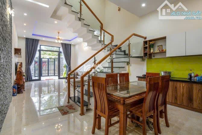 Bán gấp căn nhà siêu vip Phan Văn Trị, Gò Vấp / 58,2m2 / 4 Tỷ 690 Triệu / Sổ Hồng Riêng/ Hẻm oto