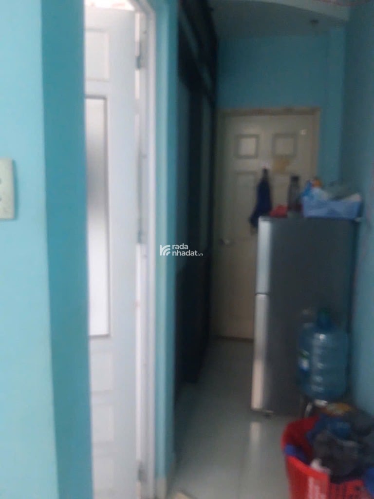 Nhà 1 trệt, lửng, 2 lầu, sân thượng.Xây chắc chắn, 4 PN, 4 WC, 