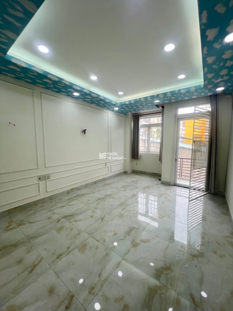 HẺM 6M XE TẢI ĐỖ CỬA - 4 TẦNG BTCT Ở NGAYMô tả: Kết cấu: Trệt, 2 lầu, sân thượng trước sau.  Thiế