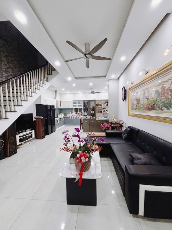 Chủ ngộp bán gấp nhà 96m2 ngang 6 hẻm xe hơi nhỉnh 11 tỷ