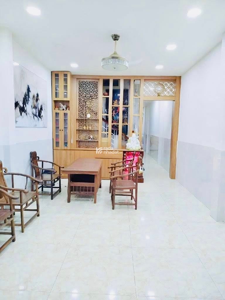 BÁN NHÀ MẶT TIỀN ĐƯỜNG 10M   GIÁP QUẬN 11  GẦN  LUỸ BÁN BÍCH  121M2  3 TẦNG  5PN CHỈ 12.X TỶ