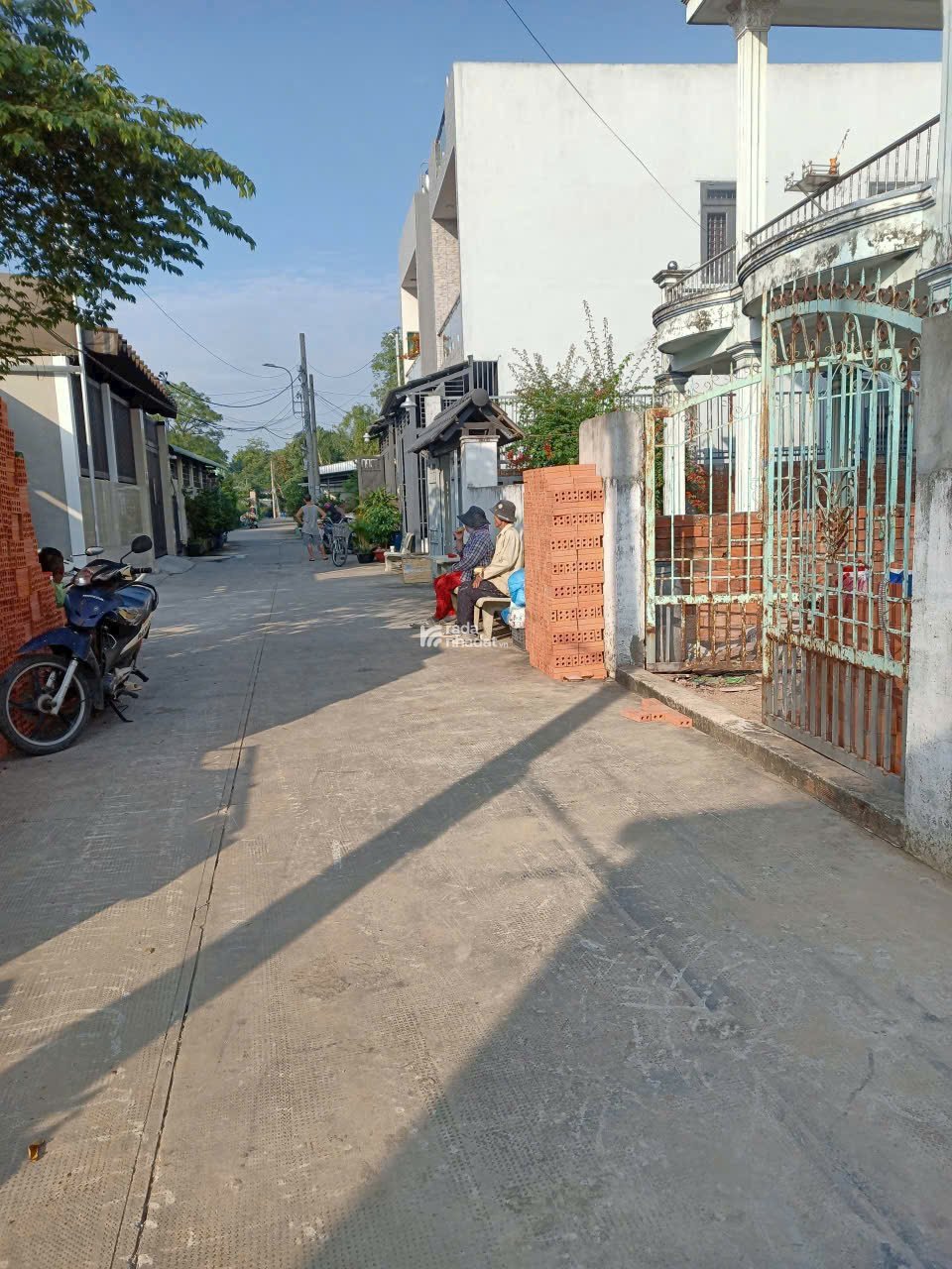 BÁN NHÀ ĐƯỜNG PHAN VĂN HỚN, 5,5x28m, CÔNG NHẬN 158M2, HẺM XE HƠI
