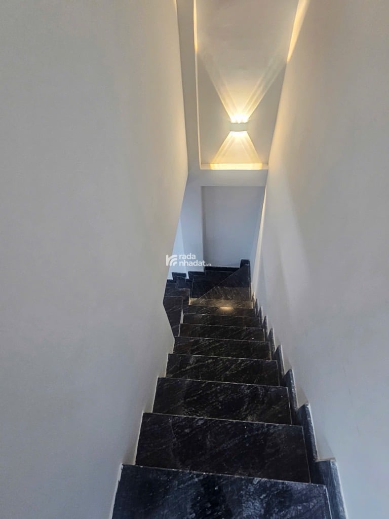 NHÀ GẦN CHỢ TÂN HƯƠNG 4,1X8M 2 LẦU GIÁ CHỈ 4,1 TỶ