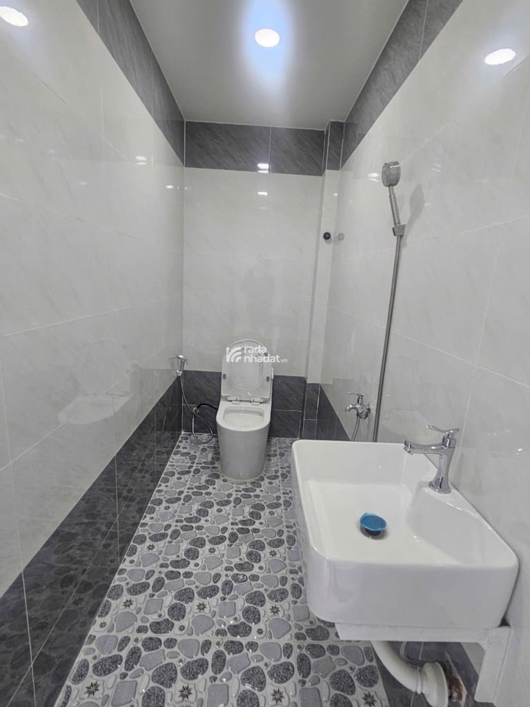 NHÀ GẦN CHỢ TÂN HƯƠNG 4,1X8M 2 LẦU GIÁ CHỈ 4,1 TỶ