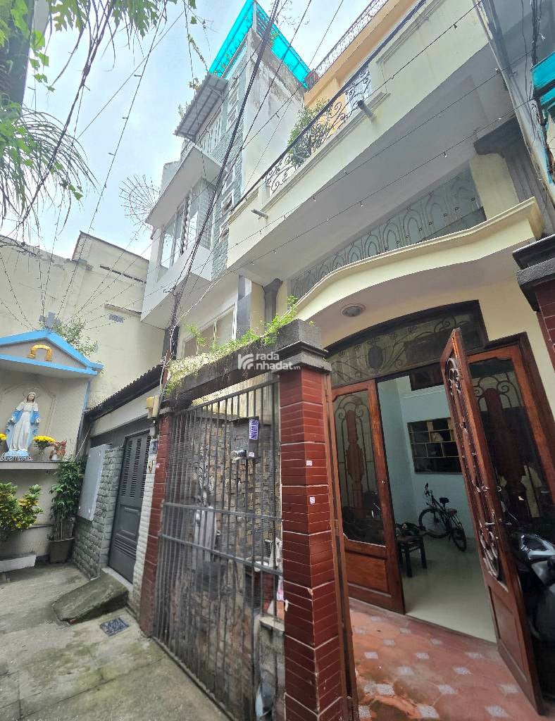 GIÁP Q.10- ĐẤT THÁNH -P.6- TÂN BÌNH -5 TẦNG- DT: 4*13M- 7 TỶ