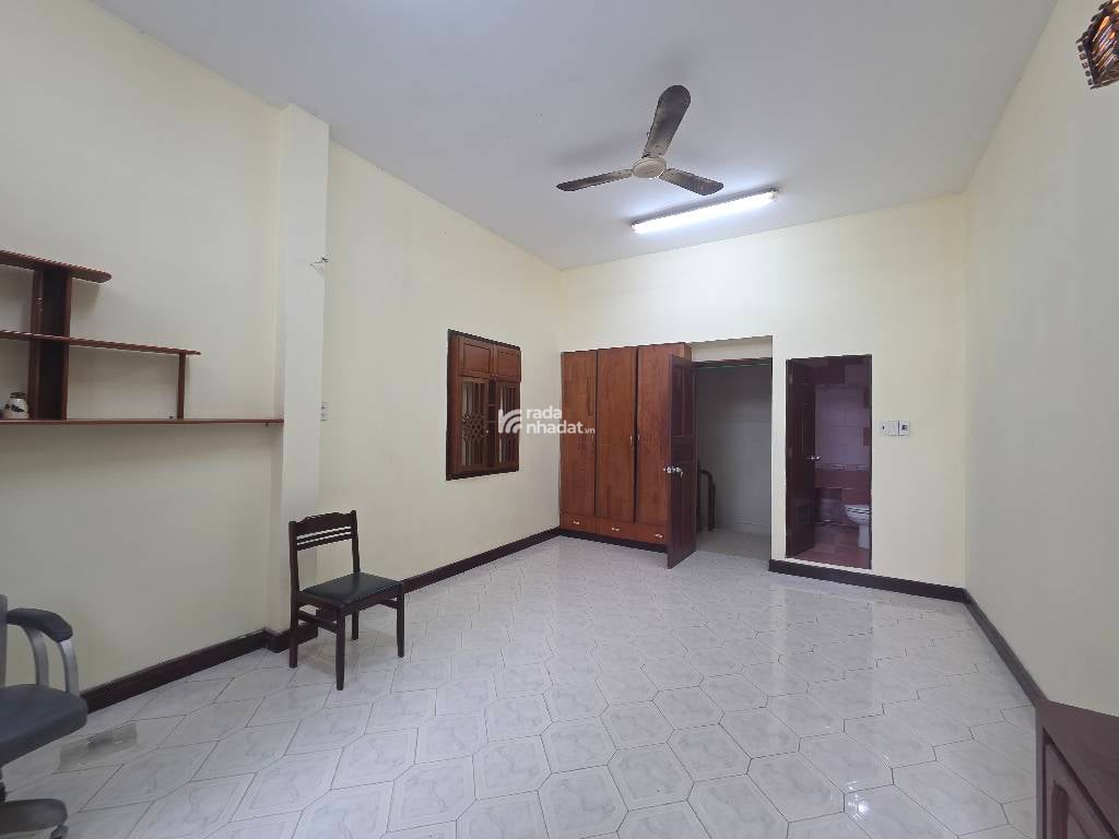 GIÁP Q.10- ĐẤT THÁNH -P.6- TÂN BÌNH -5 TẦNG- DT: 4*13M- 7 TỶ