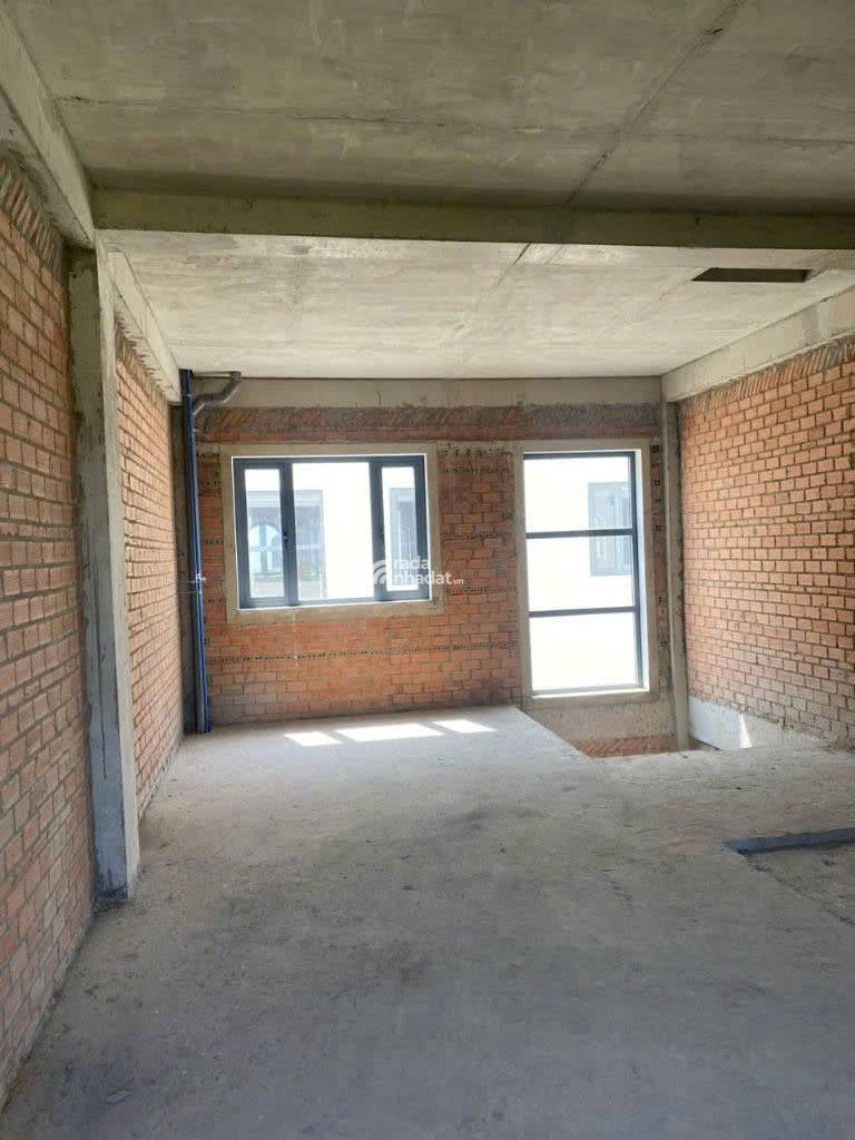 Bán Shophouse 4 tầng, DT 181m2, KDC Senturia Bình Hưng Bình Chánh, Sổ hồng, Giá tốt