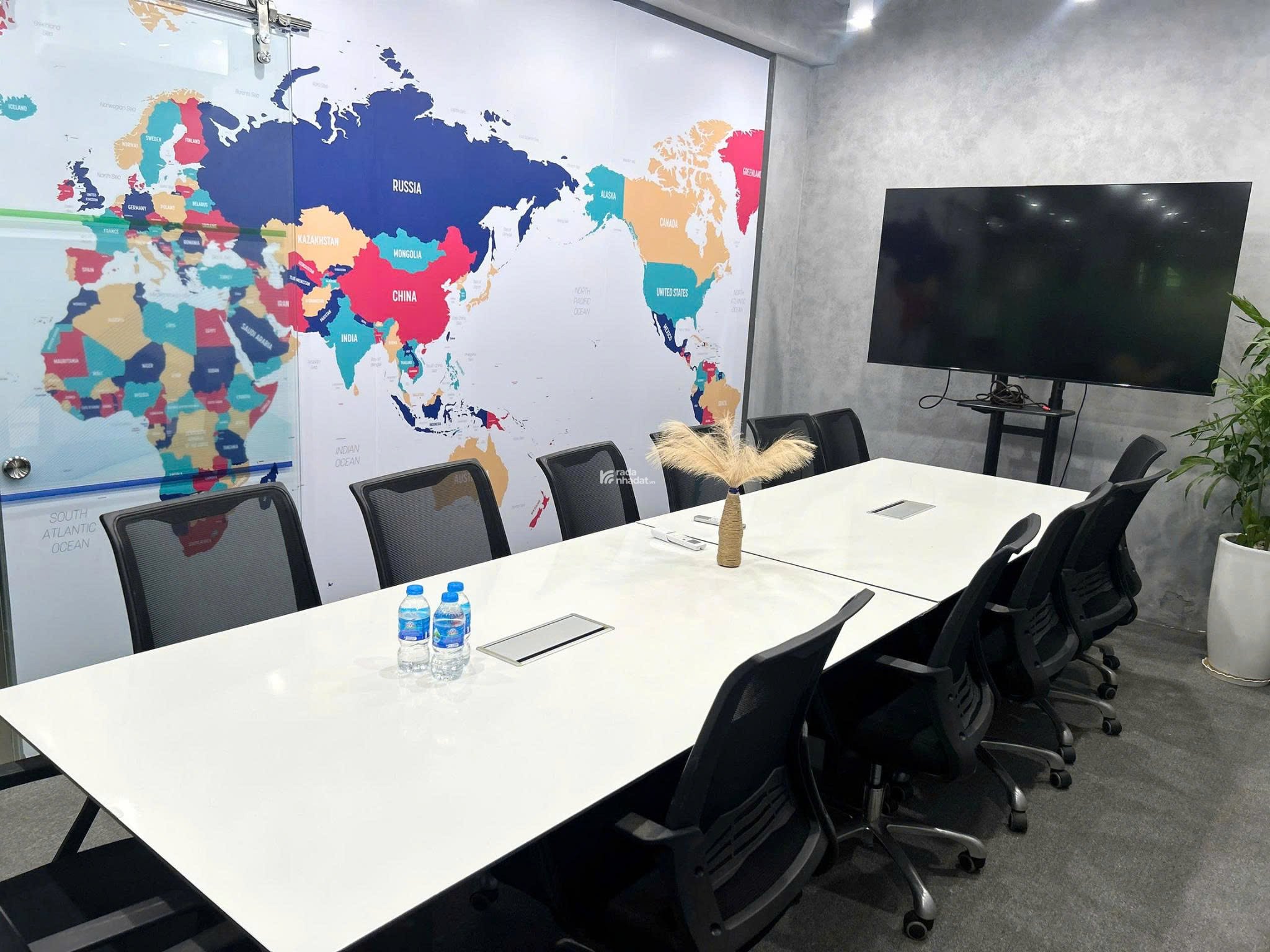 Thuê ngay mặt tiền 708-712 cách mạng tháng tám ngay công viên lê thị riêngấn chi tiết.