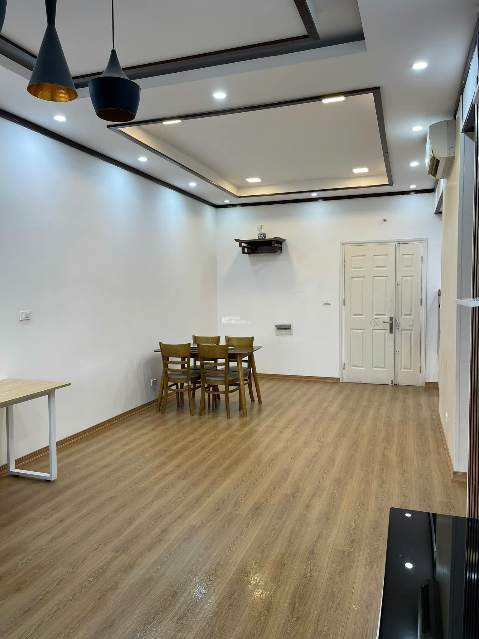 Cho thuê chung cư New Skyline Văn Quán 3PN. LH 0975 555 ***