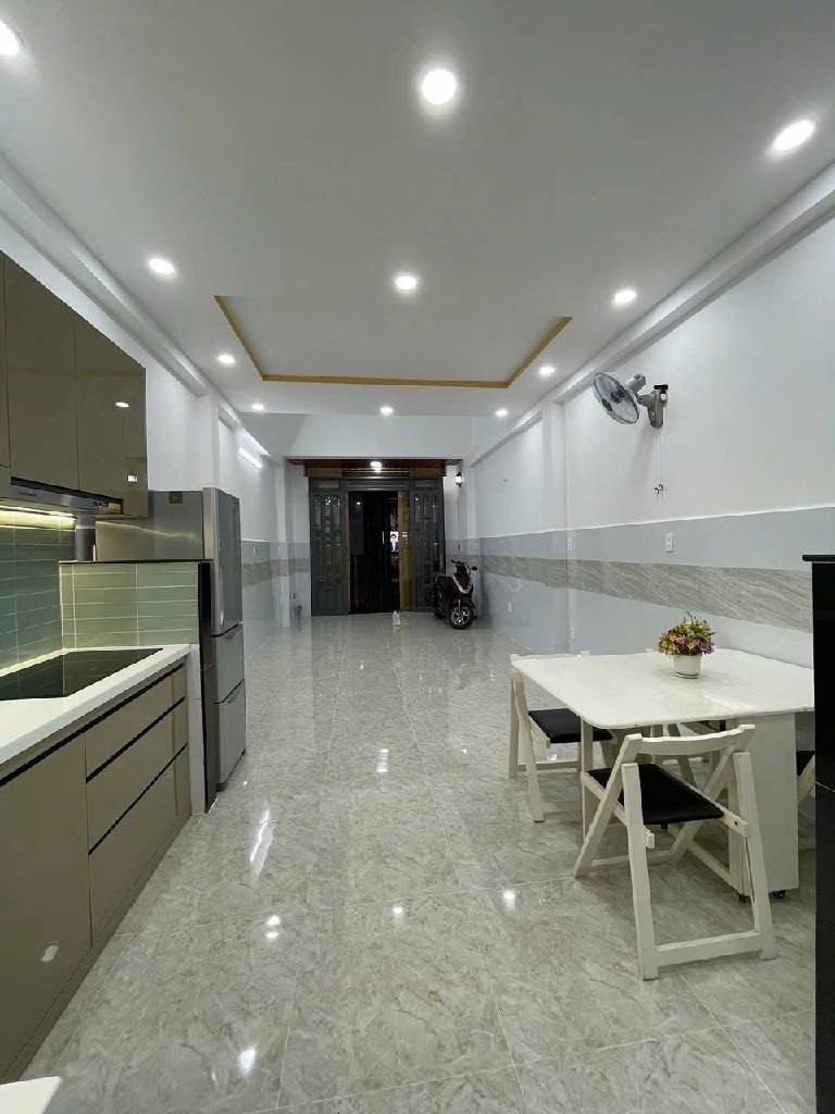 HẺM XE TẢI - NGAY NGÃ TƯ 4 XÃ - TIẾP GIÁP LÊ VĂN QUỚI, HOÀ BÌNH, BÌNH LONG, NGAY CHỢ - NHÀ MỚI ĐẸP