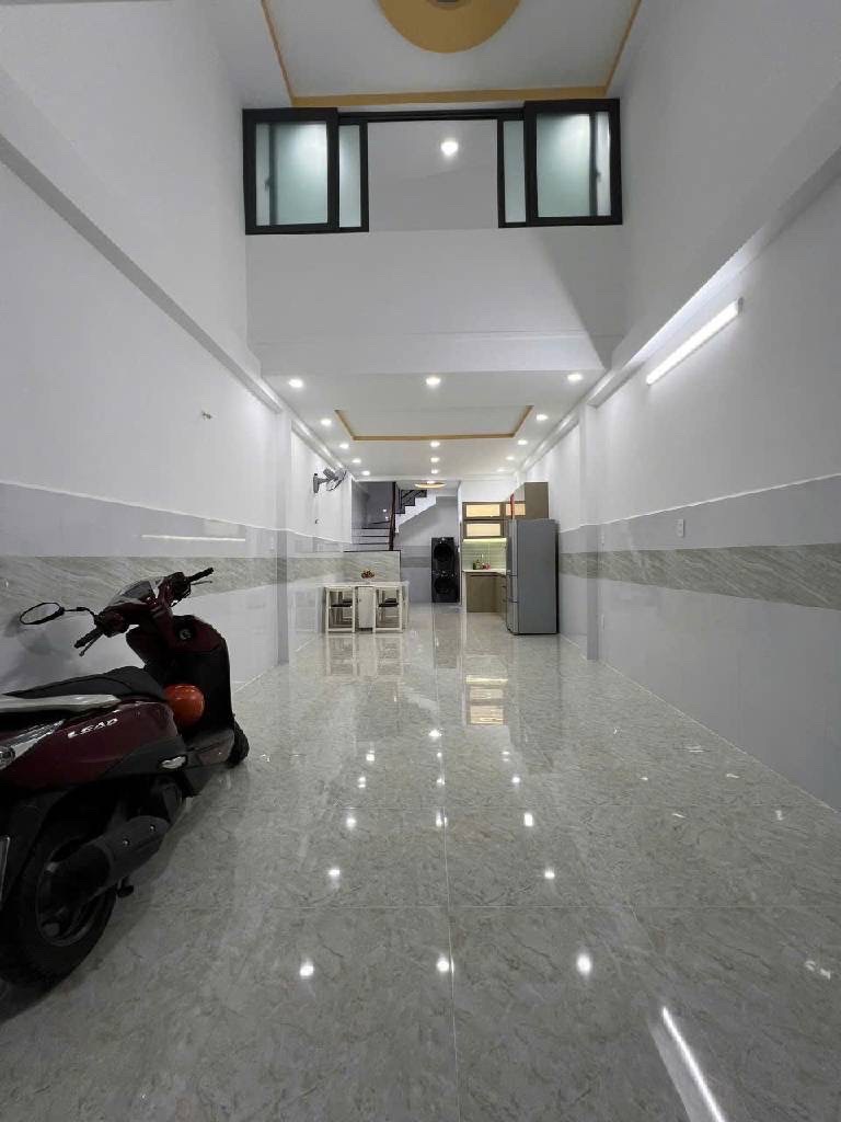 HẺM XE TẢI - NGAY NGÃ TƯ 4 XÃ - TIẾP GIÁP LÊ VĂN QUỚI, HOÀ BÌNH, BÌNH LONG, NGAY CHỢ - NHÀ MỚI ĐẸP