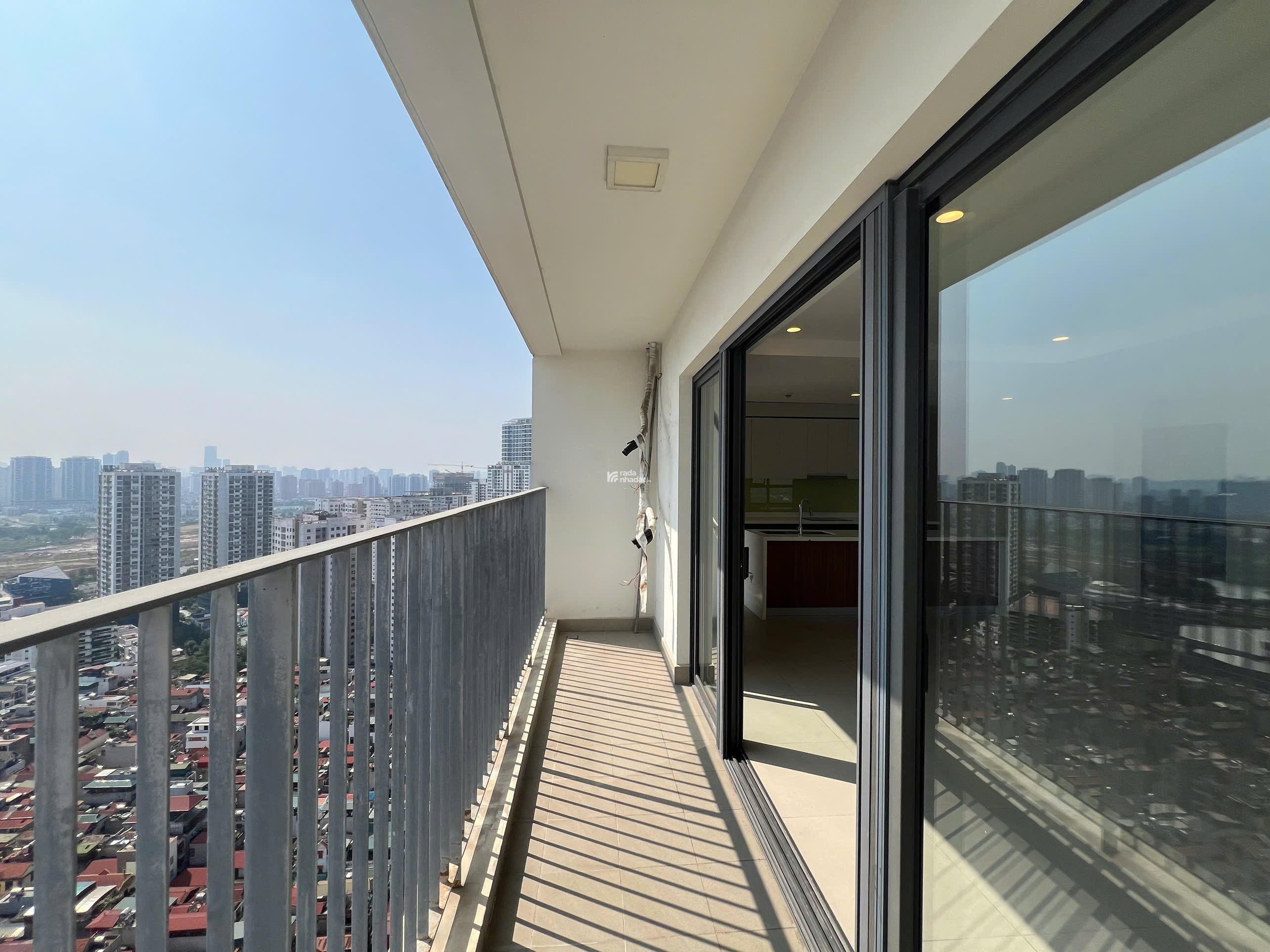 Bán căn 3 ngủ Kosmo Tây Hồ tầng 3x trục 02 view Hồ Tây, dòng tiền 62tr 1tháng, giá nhỉnh 30 tỷ