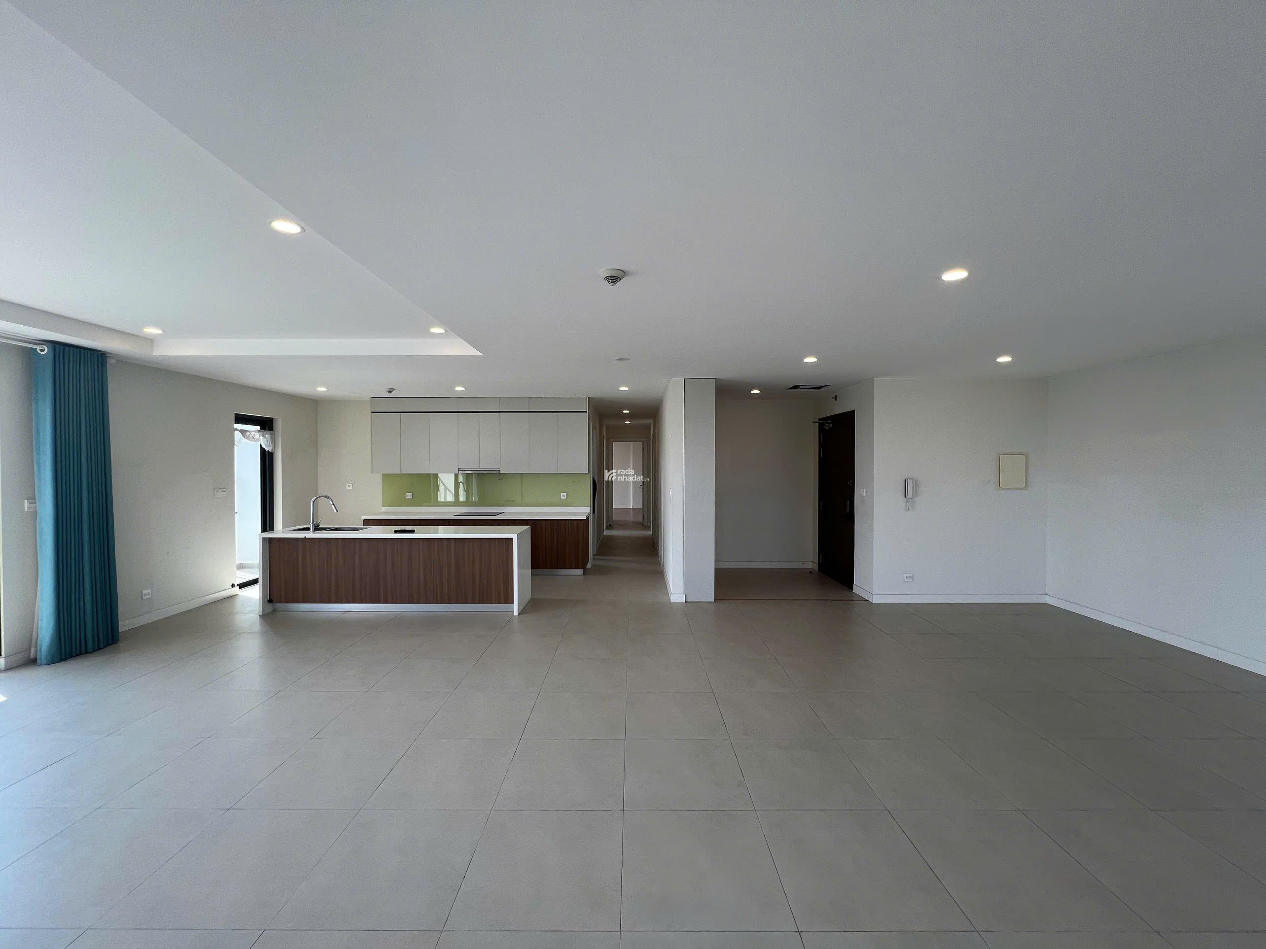 Bán căn 3 ngủ Kosmo Tây Hồ tầng 3x trục 02 view Hồ Tây, dòng tiền 62tr 1tháng, giá nhỉnh 30 tỷ