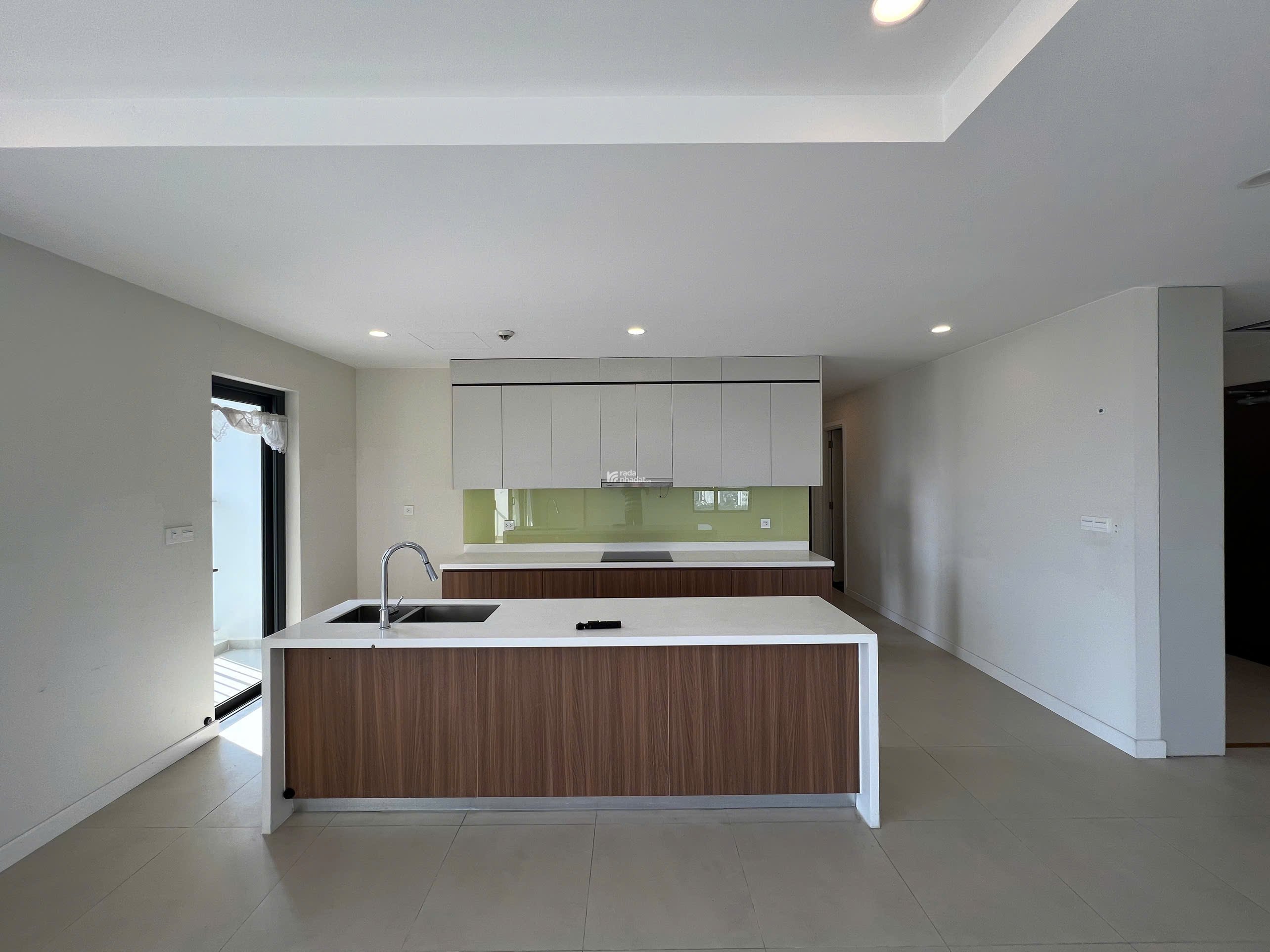 Bán căn 3 ngủ Kosmo Tây Hồ tầng 3x trục 02 view Hồ Tây, dòng tiền 62tr 1tháng, giá nhỉnh 30 tỷ