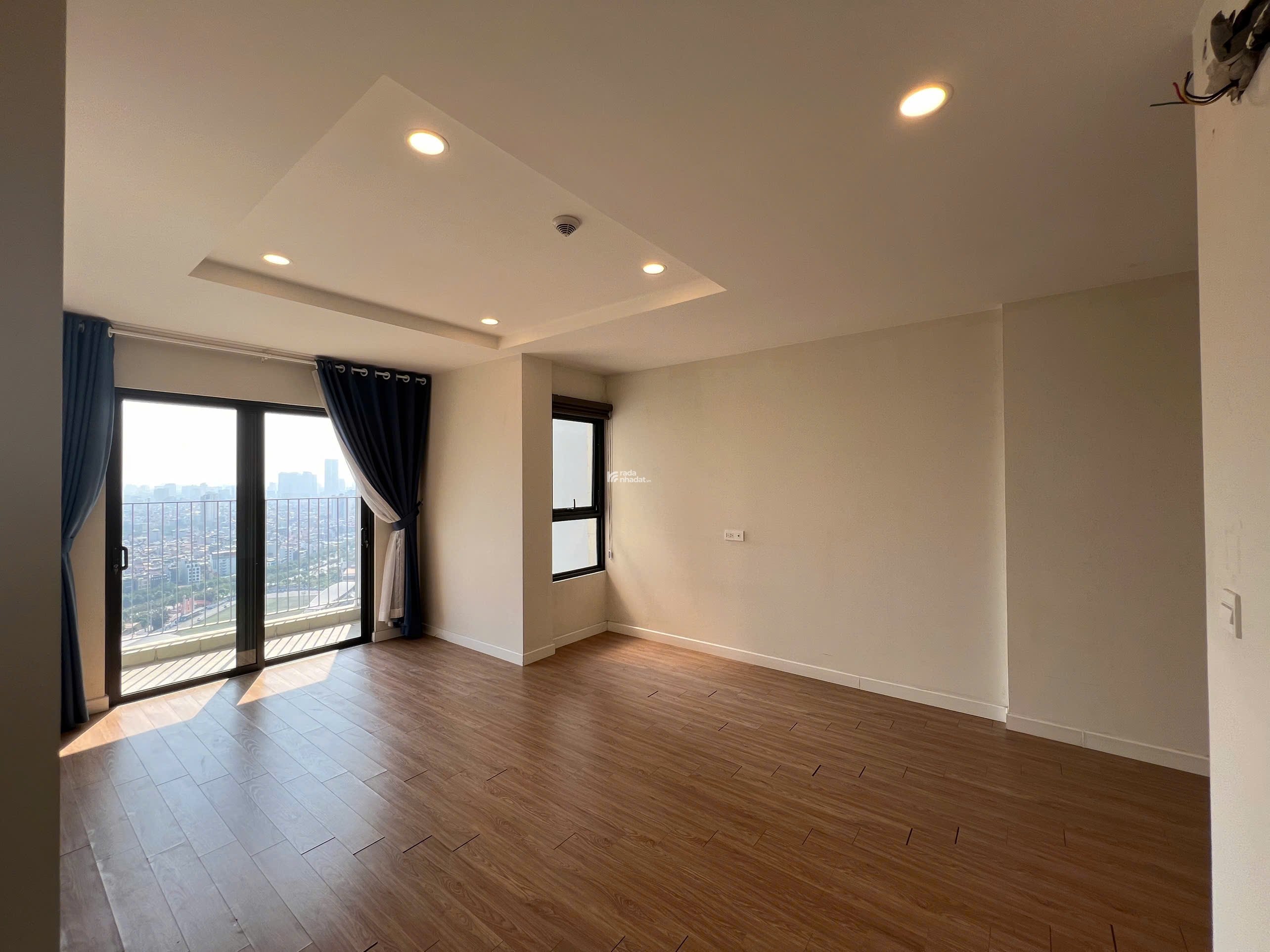 Bán căn 3 ngủ Kosmo Tây Hồ tầng 3x trục 02 view Hồ Tây, dòng tiền 62tr 1tháng, giá nhỉnh 30 tỷ