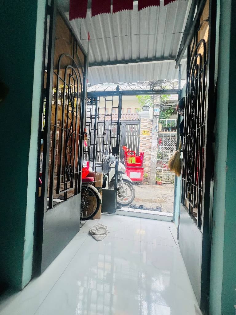 HẺM XE HƠI LƯU CHÍ HIẾU, TÂN PHÚ, CHUẨN 30M2 HIẾM CÓ. GIẢM 550TR CHỈ CÒN 2.9T TL TỐT