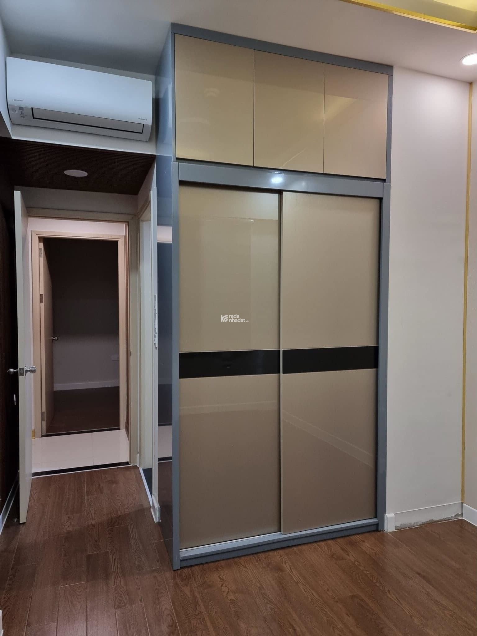 Chính chủ bán CH: 3N - 2VS. DT: 127m2. Giá: 6 tỷ. ĐC: Tây Hà Tower. Full nội thất