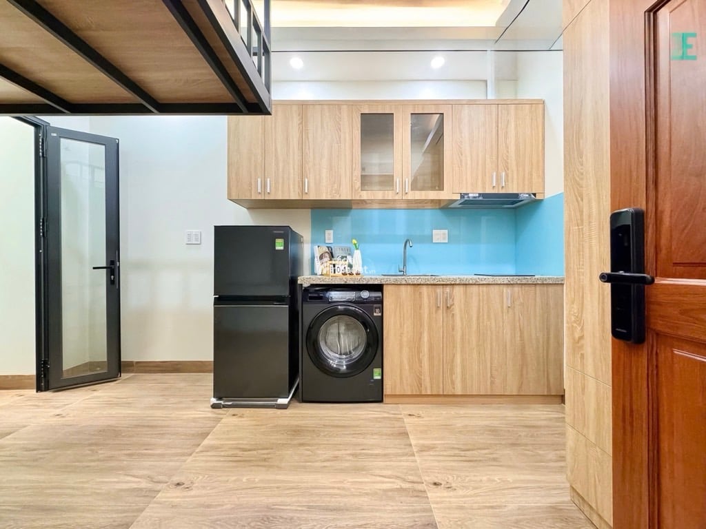 Bán CHDV gần Aeon Tân Phú, 8x18 , 6 tầng 135tr/tháng