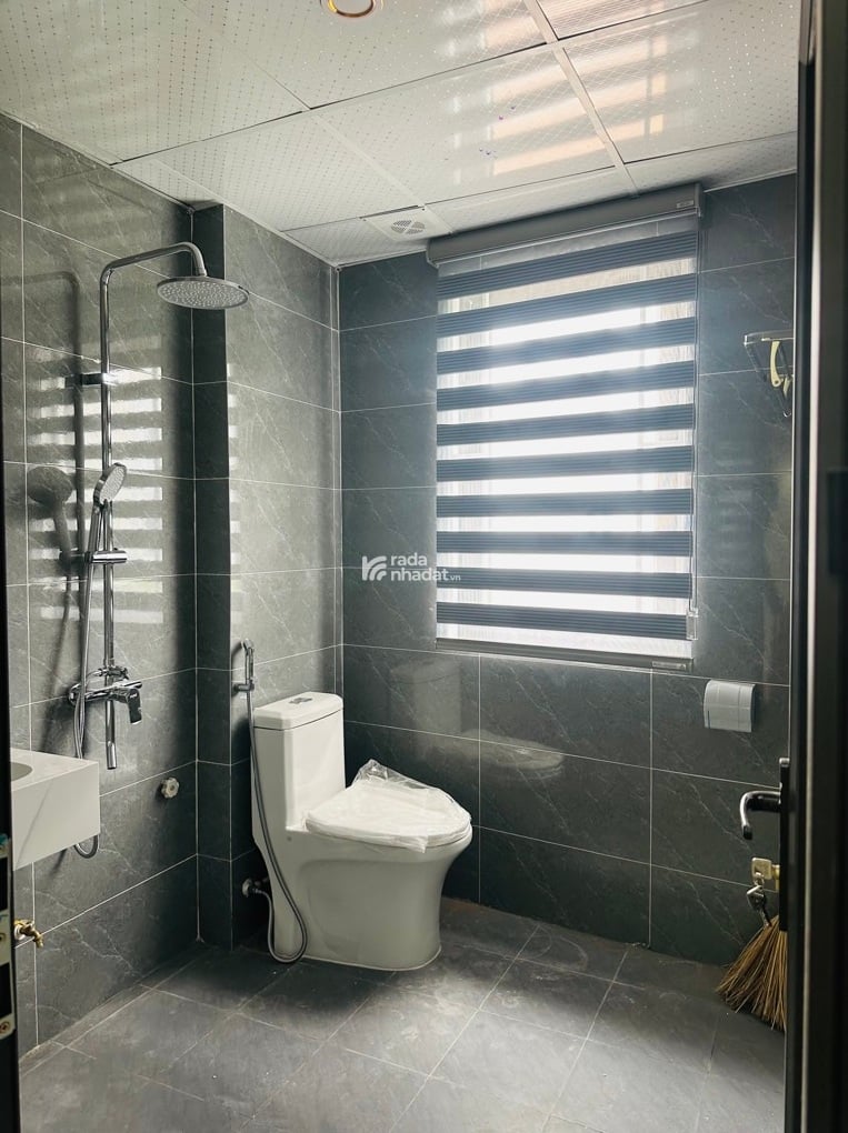 CẦU GIẤY - NHÀ MỚI - 2 THOÁNG - 5 TẦNG - SÂN RỘNG - SỔ VUÔNG - 46M2 - 13 TỶ