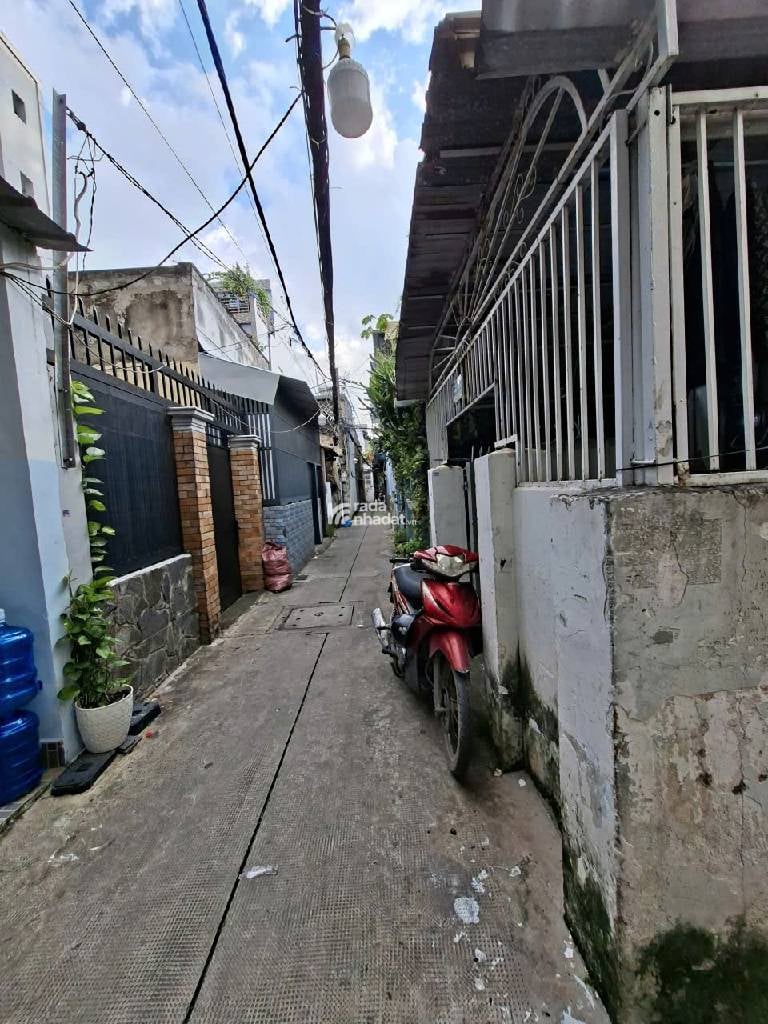 HẺM 3M ĐẸP. PHẠM VĂN BẠCH, TÂN BÌNH, 575M2 CÓ KC Ở NGAY. GIẢM 550TR CHỈ CÒN 4.5T TL 