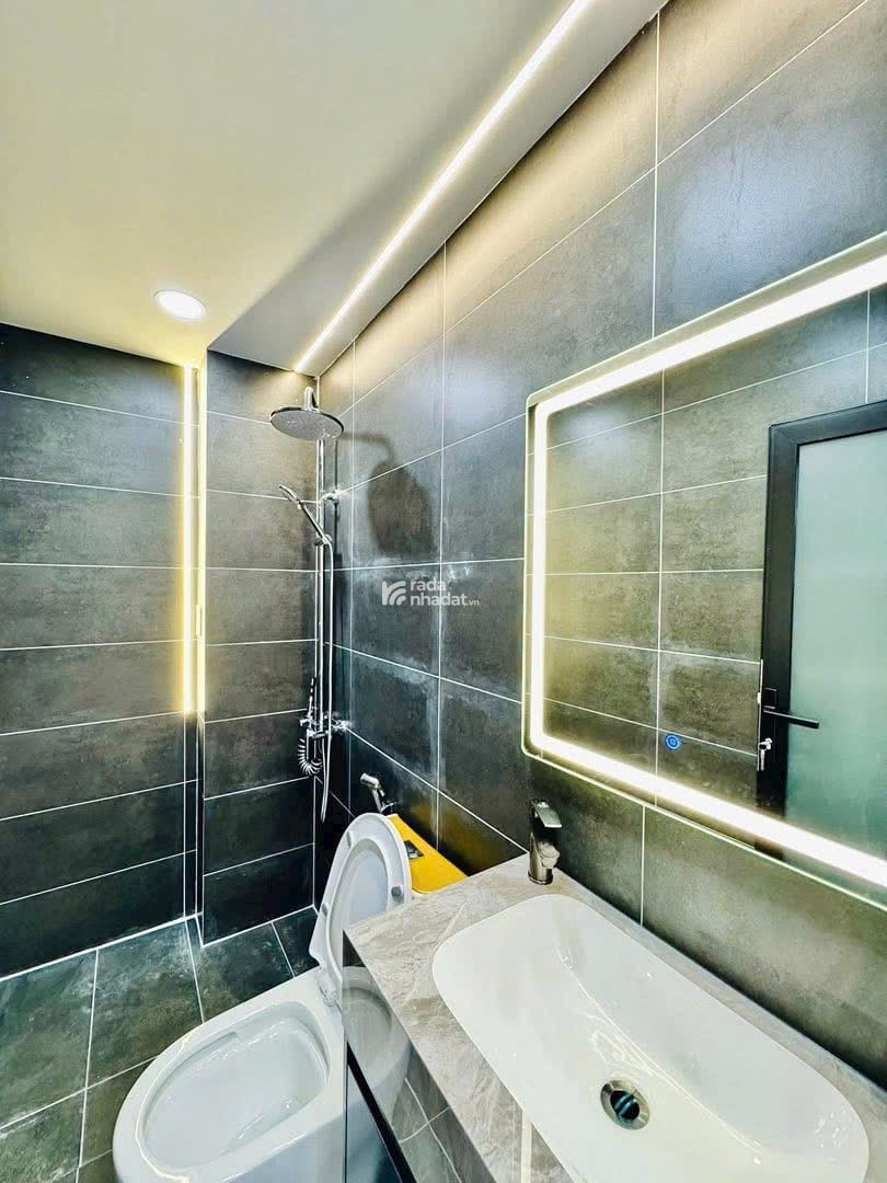 Chủ tạm biệt nhà 4 lầu giá 3tỷ6 DT 60.9m2 Bạch Đằng, P.24, Quận Bình Thạnh, Công Chứng liền 