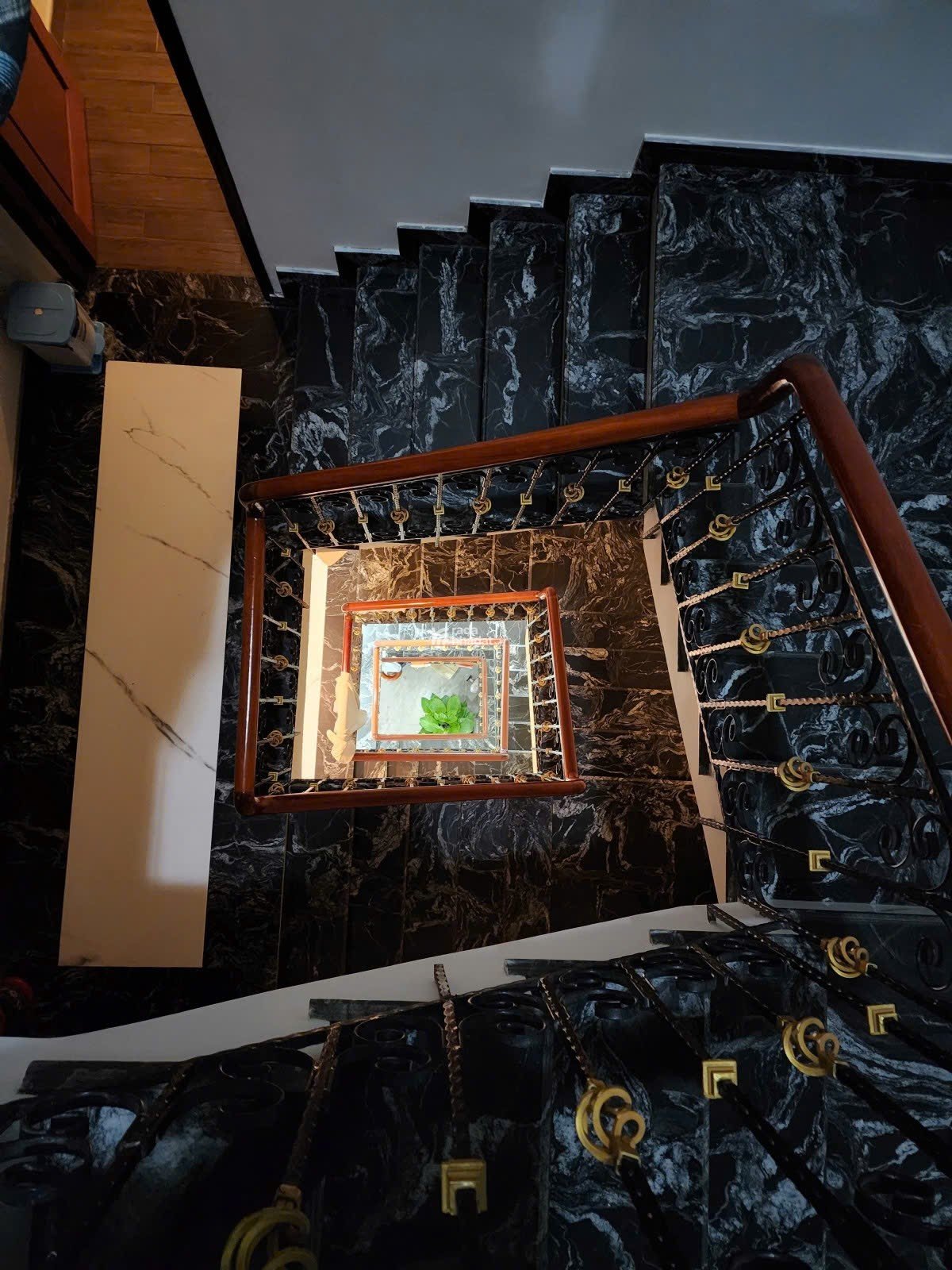 BÁN NHÀ KHU VIP LÊ VĂN QUỚI - 65M2 - 6 TẦNG BTCT - HẺM XE TẢI THÔNG - TẶNG FULL NT - GIÁ 8,9 TỶ