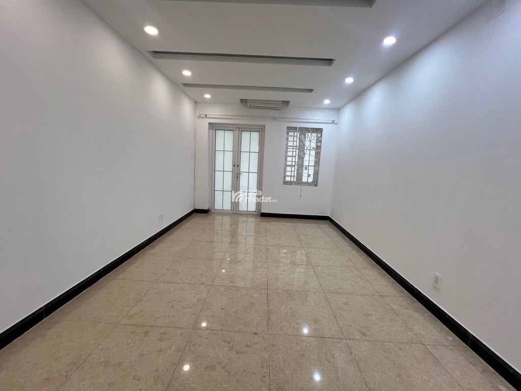 Nhà bán gấp MT Nguyễn Trọng Tuyển Q. Phú Nhuận