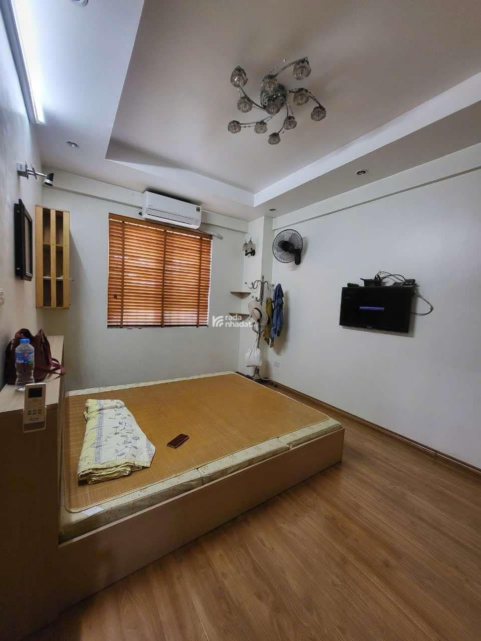 Cần bán căn hộ 102m2, 3PN, 2VS tòa Rainbow Văn Quán, căn đẹp view thoáng. LH. 0983 669 ***