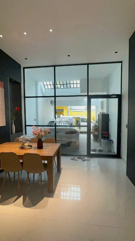 Nhà Thật - Đẹp 5 Tầng - Xe Hơi Ngủ Trong Nhà Gần Mặt Tiền Hoàng Văn Thụ - Phú Nhuận