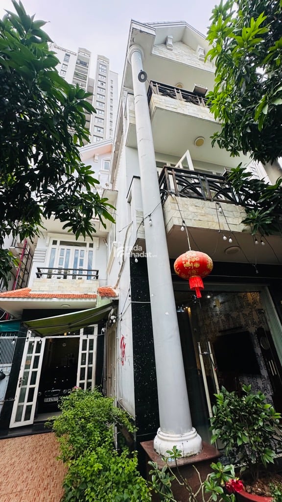 Bán biệt thự sân vườn 8x22 , kdc Bình Phú, gần Metro, chung cư Western...