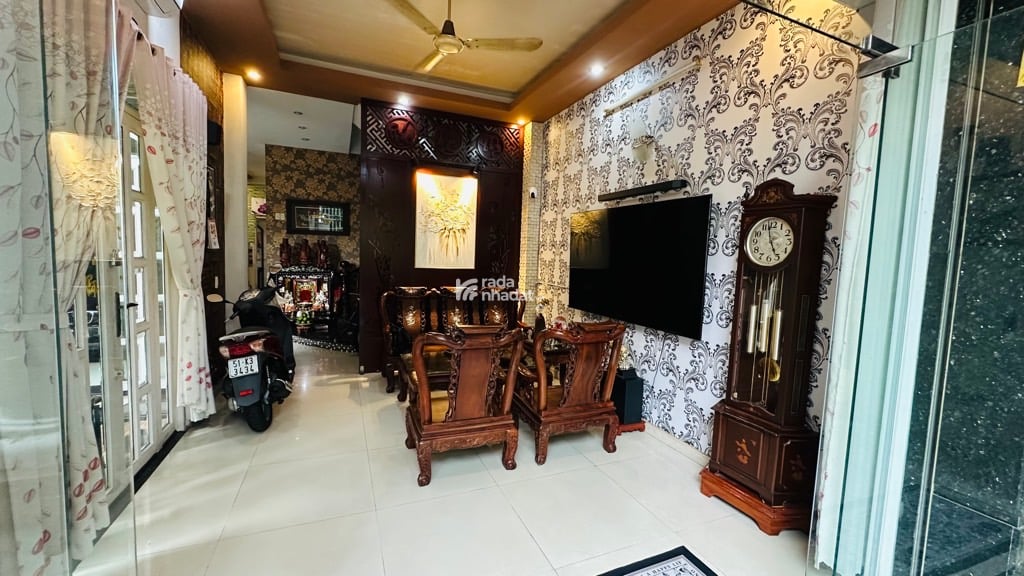 Bán biệt thự sân vườn 8x22 , kdc Bình Phú, gần Metro, chung cư Western...